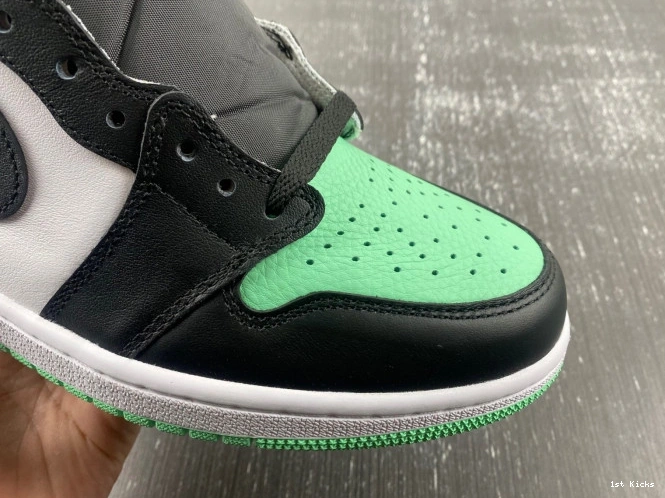 1st Kicks 1 High Air DZ5485-130 Jordan Green OG Glow 0630
